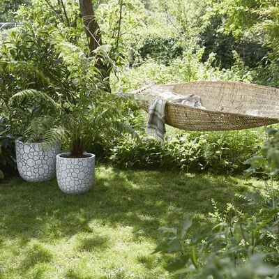 Capi Jardinière Clay Boule 43x41 cm Ivoire 2 Capi Jardinière Clay Boule 43x41 cm Ivoire – Image 2